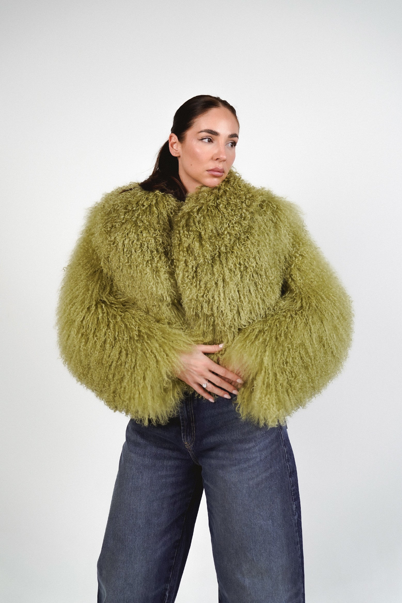 Mongolian Coat Dramatic 50 / Avocado