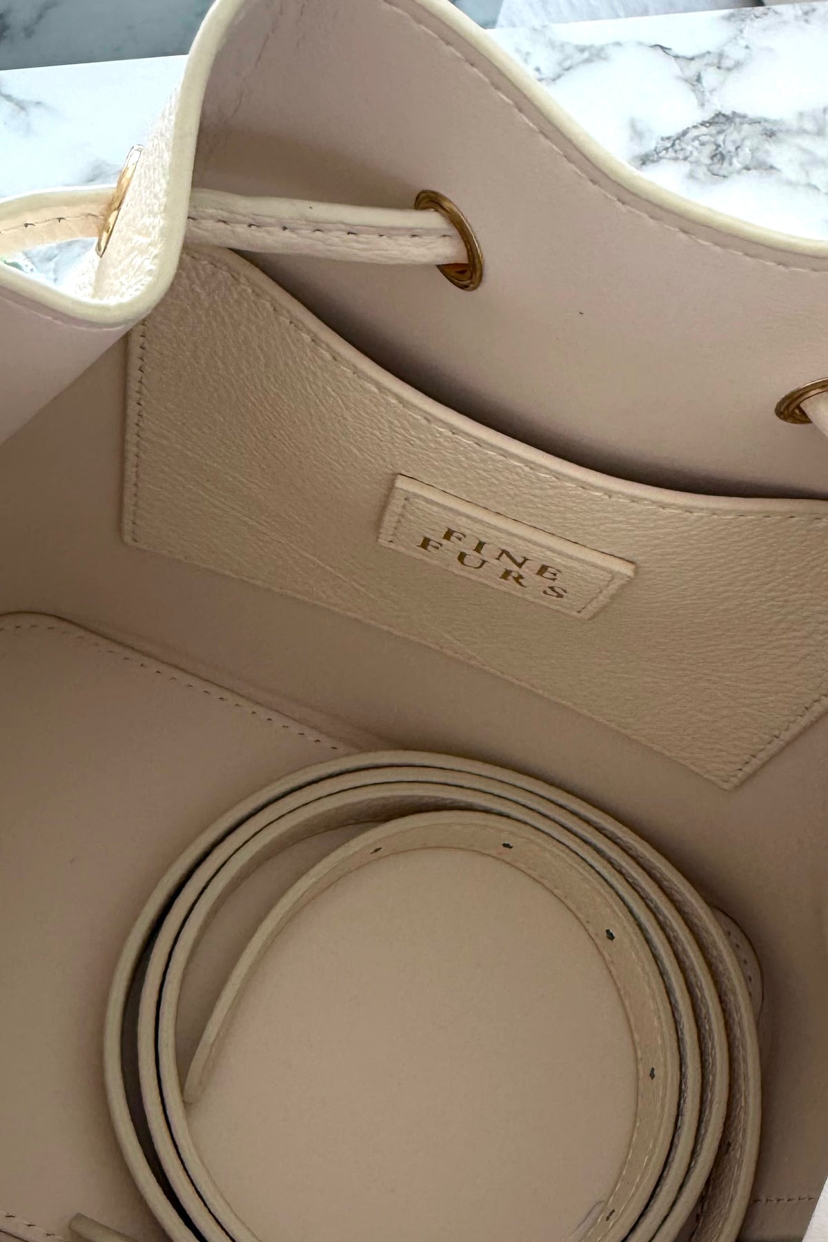 Atelier Bucket