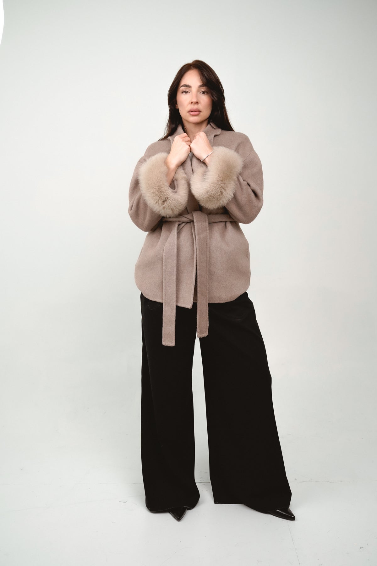 Wool coat rona finefurs with real fox fur with belt vlněný kabát s liškou