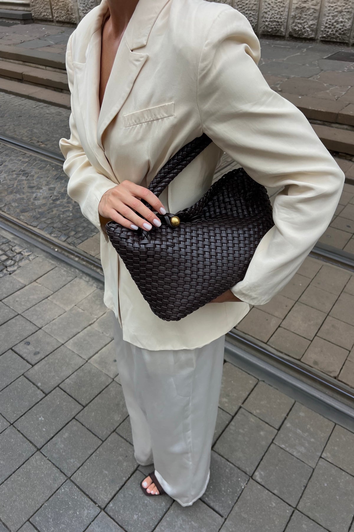 Leather bag Becca finefurs chocolate kožená pletená proplétaná kabelka čokoládová hnědá