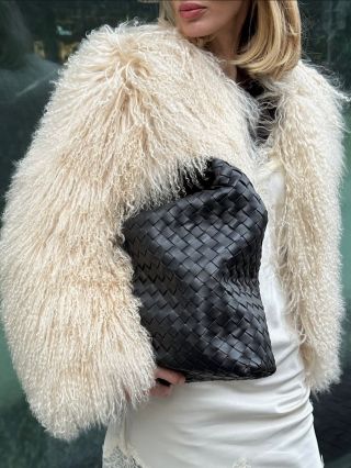 Mongolian coat in light beige &h handbag Mona Grande ✨